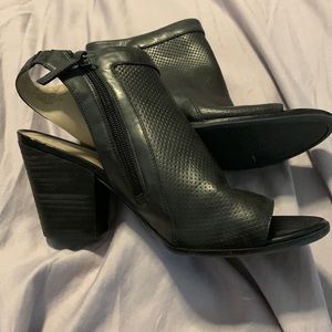 NWOT Naturalizer black leather shootie